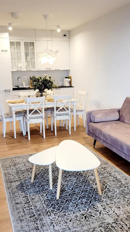 Pinea Apartments โปเบียโรโว ภายนอก รูปภาพ