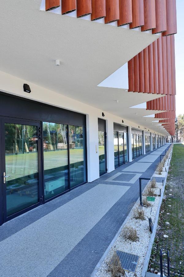Pinea Apartments โปเบียโรโว ภายนอก รูปภาพ