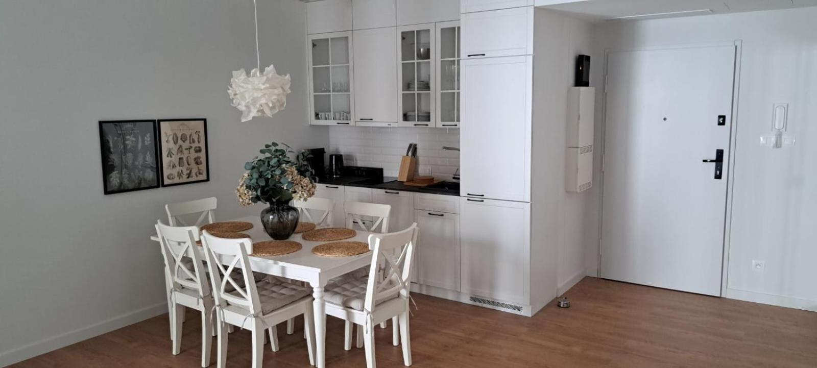 Pinea Apartments โปเบียโรโว ภายนอก รูปภาพ